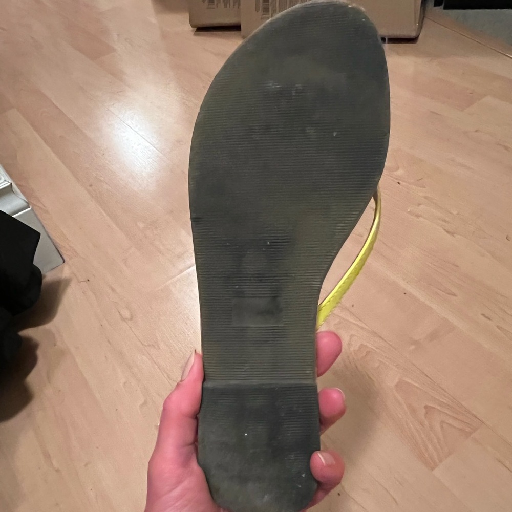 Call It Spring flip flops - Picture 6 of 6